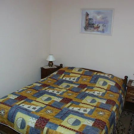 Family Friendly With A Swimming Pool Kraj, Pasman - 334 *