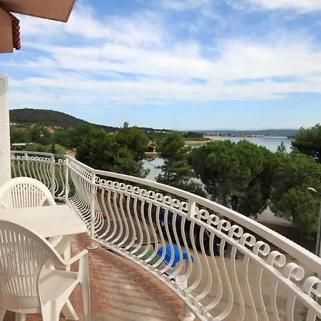 Apartment Family Friendly With A Swimming Pool Kraj, Pasman - 334