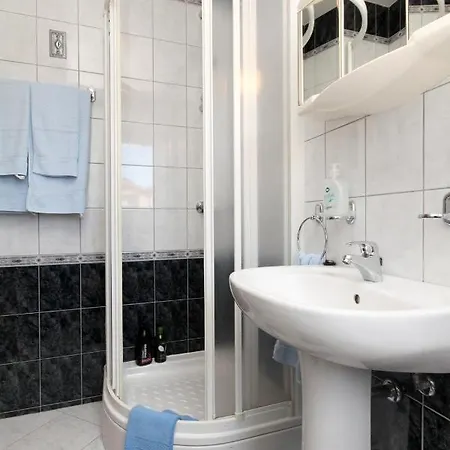 Apartment Family Friendly With A Swimming Pool Kraj, Pasman - 334