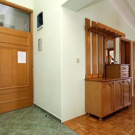 Apartment Family Friendly With A Swimming Pool Kraj, Pasman - 334 Kraj (Zadar)