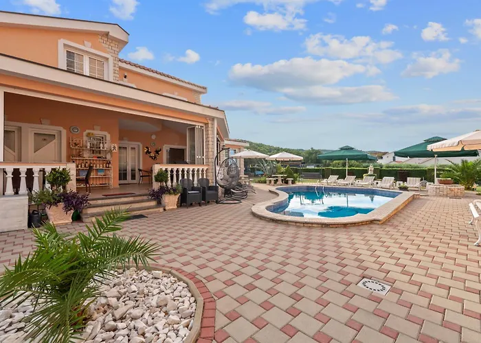Family-friendly With Swimming Pool Kraj, Pasman - 334 *