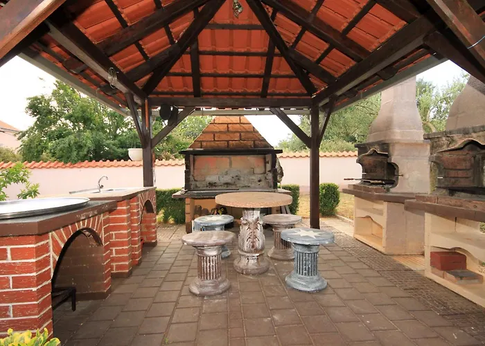 Family-friendly With Swimming Pool Kraj, Pasman - 334