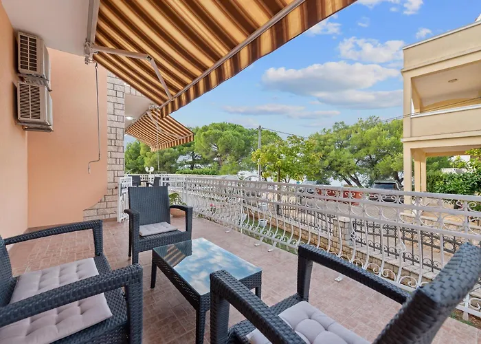 Апартаменты Family-friendly With Swimming Pool Kraj, Pasman - 334 *