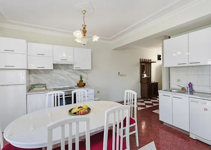 Апартаменты Family-friendly With Swimming Pool Kraj, Pasman - 334 Kraj (Zadar)