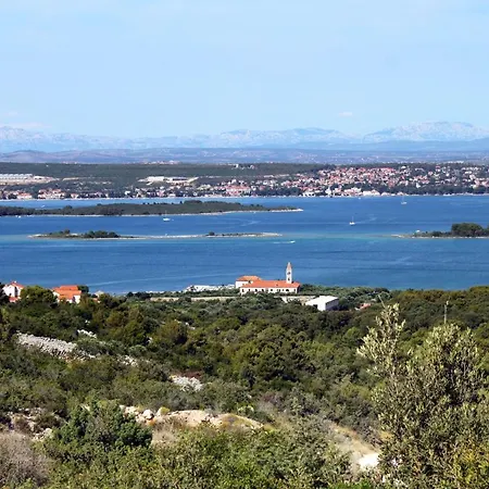 Apartment Family Friendly With A Swimming Pool Kraj, Pasman - 334 Kraj (Zadar)
