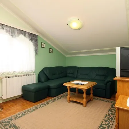 Family-friendly With Swimming Pool Kraj, Pasman - 334 アパート