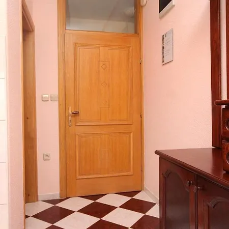 Family-friendly With Swimming Pool Kraj, Pasman - 334 アパート *