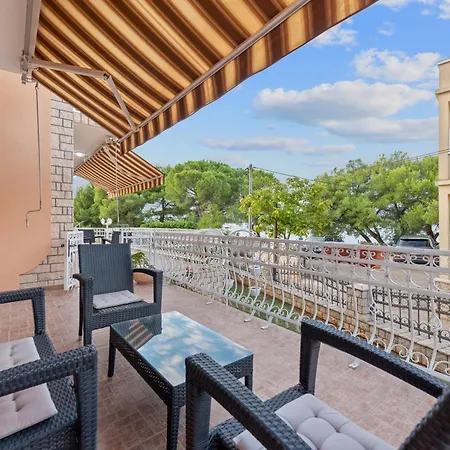 Apartment Family-friendly With Swimming Pool Kraj, Pasman - 334 *