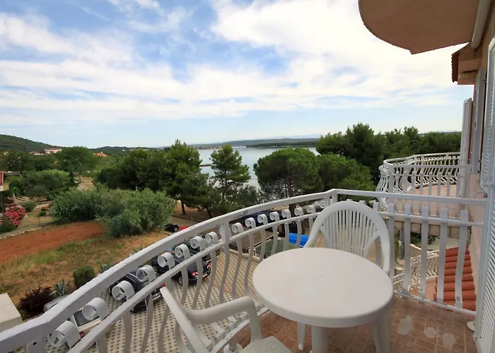 아파트 Family-friendly With Swimming Pool Kraj, Pasman - 334 Kraj (Zadar)