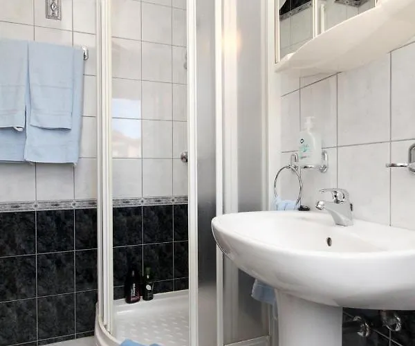 아파트 Family-friendly With Swimming Pool Kraj, Pasman - 334